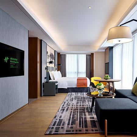 Holiday Inn Guangzhou South Lake Hotel - Ideal For Business & Leisure エクステリア 写真