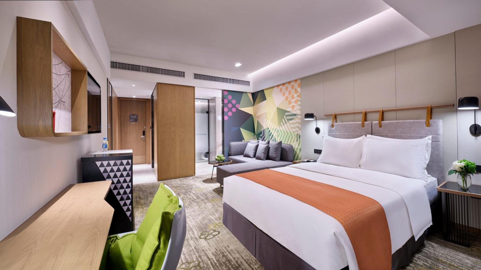 Holiday Inn Guangzhou South Lake Hotel - Ideal For Business & Leisure エクステリア 写真
